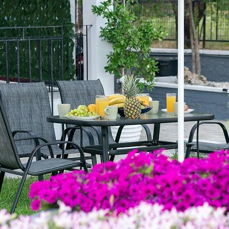 Afroditi Holiday Home - Blue Apartment Svoronata Bagian luar foto