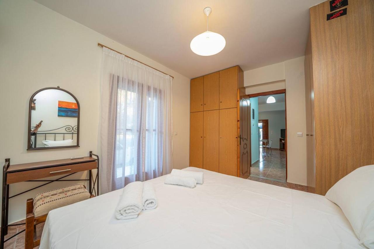 Afroditi Holiday Home - Blue Apartment Svoronata Bagian luar foto