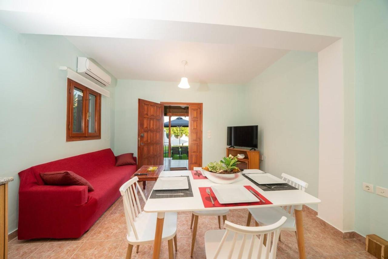 Afroditi Holiday Home - Blue Apartment Svoronata Bagian luar foto